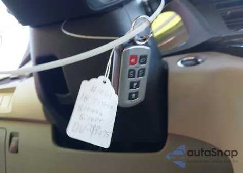 2019 Toyota Sienna Xle 8 Passenger z USA, uszkodzony, nr VIN 5TDYZ3DC4KS966057